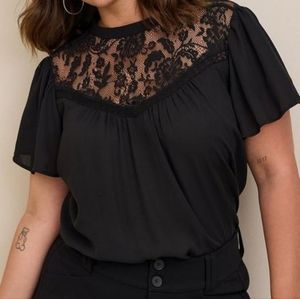 Torrid Georgette with Lace Detail Short Flutter Sleeve Top EUC sz 0/L